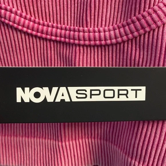 Fashion Nova NWT Lifting Baddie Active Top Pink Seamless Barbiecore Vibe Sz S/M - Picture 8 of 9